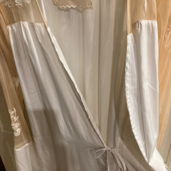 NWT Beautiful Bridal robe by Robed With Love - Hildy Rose size 1X white - Picture 10 of 16